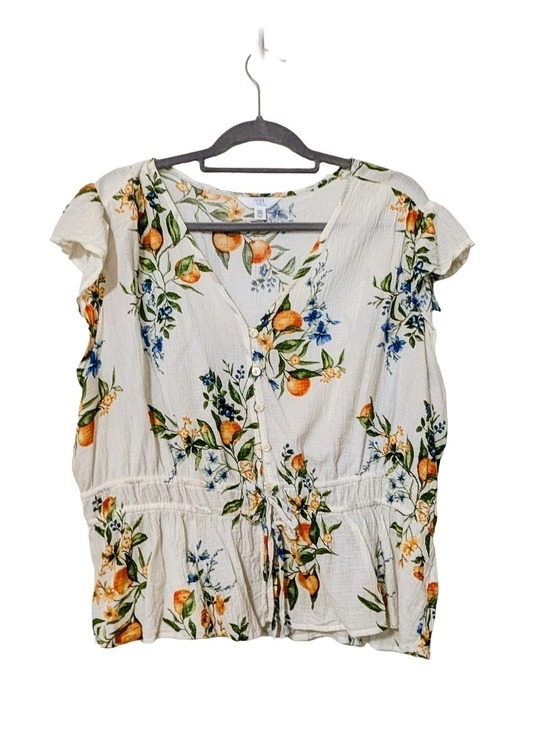 Time and Tru Tops - Cream Floral Blouse by Time and Tru